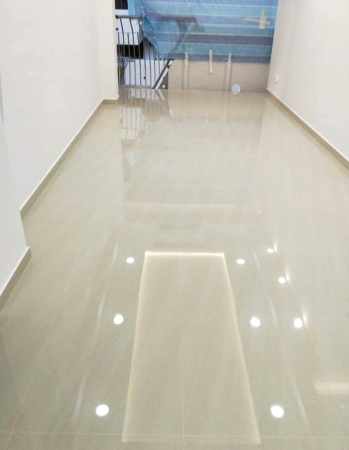 Porcelain tile floor with clean grout finish